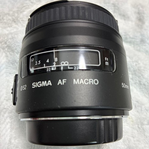 Obiettivo sigma 8 - f2.8, macro