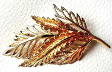 Très belle BROCHE FEUILLE