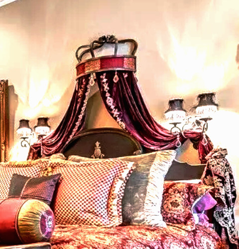Grande baldacchino letto