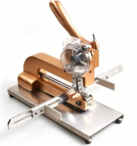 Macchina per occhielli