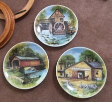 COLLECTABLE PLATES Set of 3
