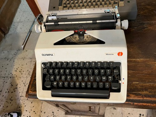 Macchina scrivere olympia - da,