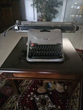 Macchina da scrivere Olivetti