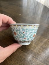 Una vecchia tazza doucai