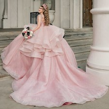 Abito da ballo rosa con volant