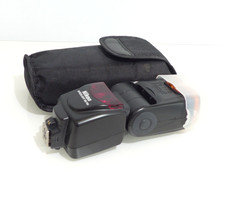 Nikon Speedlite SB-700 attacco