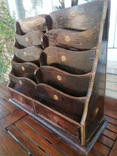 Portalettere artigianale da parete in legno antico della metà del Novecento 