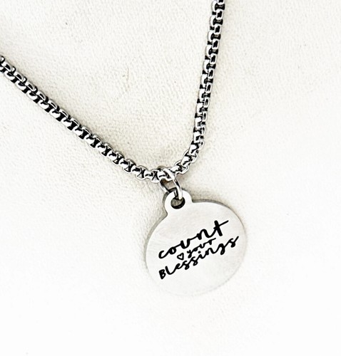 Collana con ciondolo - conta, le