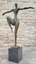 Forma femminile in bronzo
