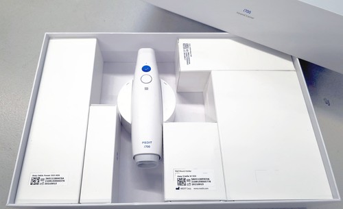 Medit i700 scanner intraorale