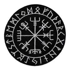 TOPPA BUSSOLA VICHINGA VEGVISIR FERRO RICAMATO RUNA NORRENA ISLANDESE - BIANCO