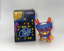 Custodia Kidrobot City Cryptid