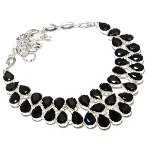 Collana con pietre - , a