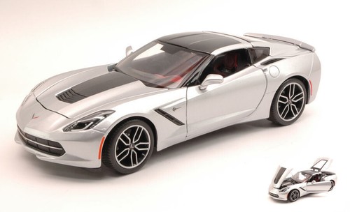 Modellino auto scala 18 - auto, 1:18