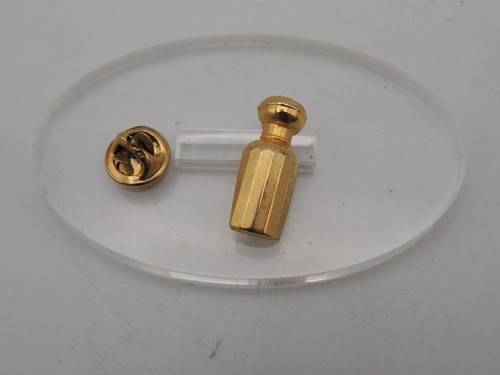 Pin parfum l - pin's,
