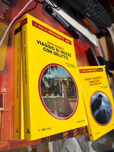Libro giallo mondadori - giallo,