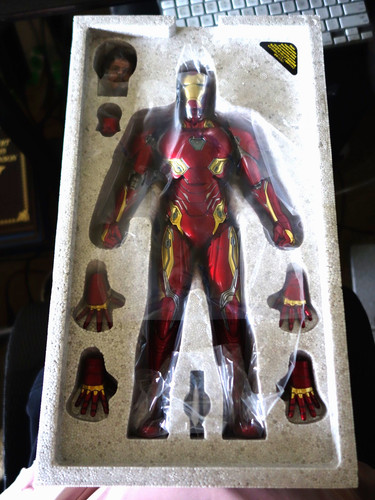 Hot toys iron man mark - iron,