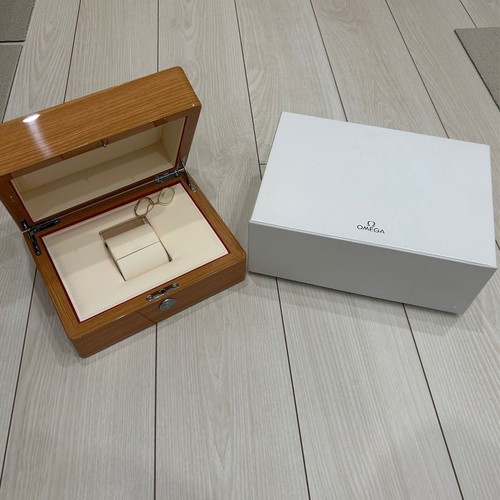 Omega autentico legno laccato