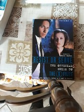 X Files- Resist Or Serve- la guida ufficiale a X-files Stagione 5 Bompiani
