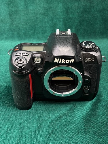 Solo corpo fotocamera nikon - solo,