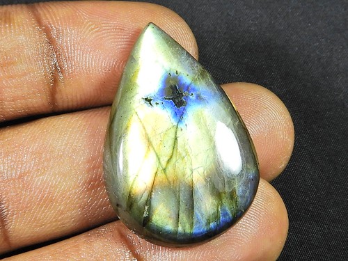 Pietra preziosa sciolta - pietra,