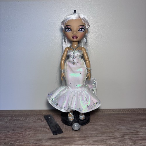 Rainbow high roxie grand doll - rainbow,