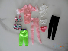 Lot de tenues lingerie vintage Barbie Mattel  années 1980 / 1990