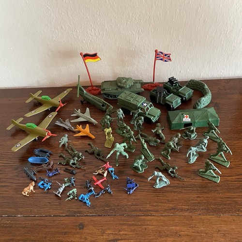 Lotto soldatini mezzi militari