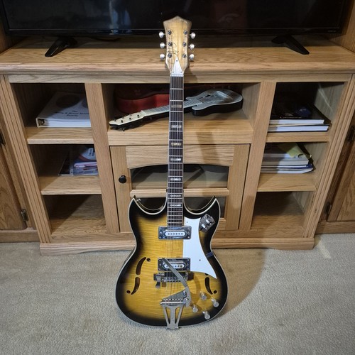 Chitarra elettrica semivuota