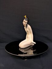 Helen König Scavini (1886-1974) - Nudo con uccellino su piatto, ceramica Lenci