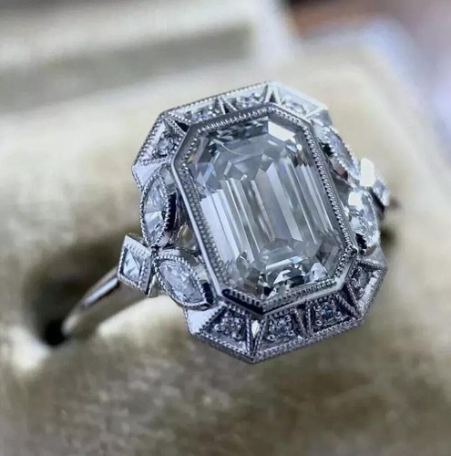 Late style 3ct emerald - style,