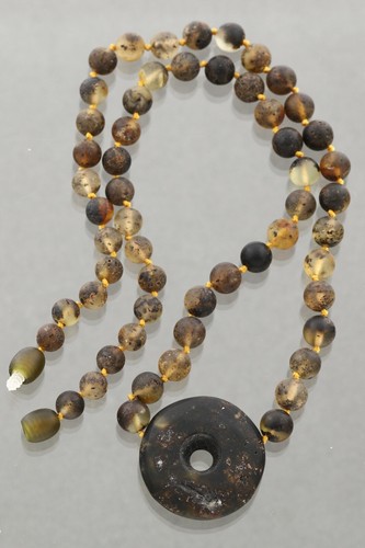 Collana con ciondolo ciambella