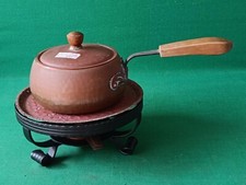 VECCHIO SET IN RAME PER FONDUTA CON FORNELLO E PENTOLA VINTAGE. CS26