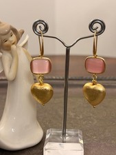 Orecchini romantici con cuore in ottone placcato oro e pietra crisoberillo rosa