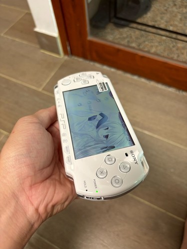 Sony psp 2000 slim - sony,