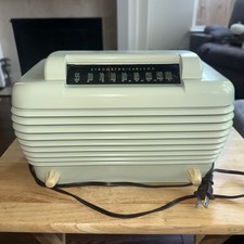 Radio a valvole in bachelite