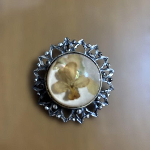 Spilla vintage con fiori