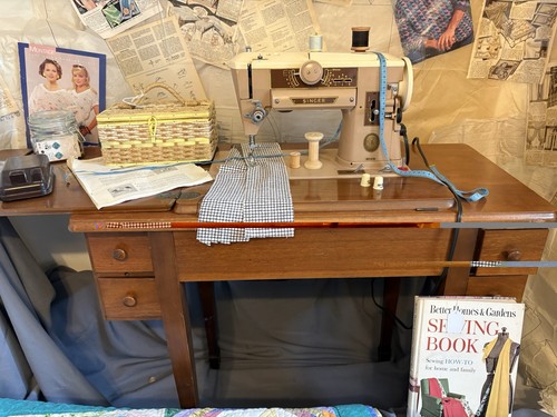 Vintage 1959 singer - vintage, model