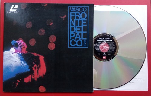 Vasco rossi fronte del palco - vasco,