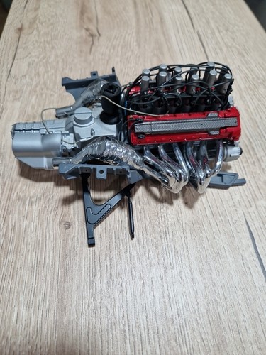 Motor ferrari enzo escala - motor,