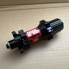 Mozzo disco posteriore DT Swiss 240 S 6 bulloni 135 QR mm 28h 236g trazione dritta prezzo consigliato £300