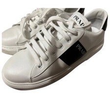 sneakers Prada, bianche e
