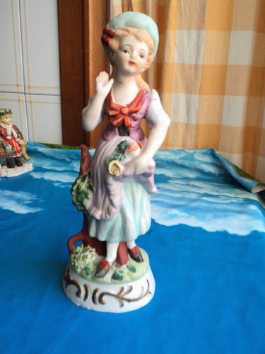 Contadinella con fiori - contadinella,