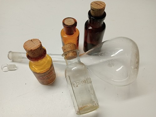 Antiche bottigliette farmaci - antiche,