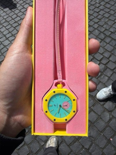 Swatch royal pop pink otg - x,