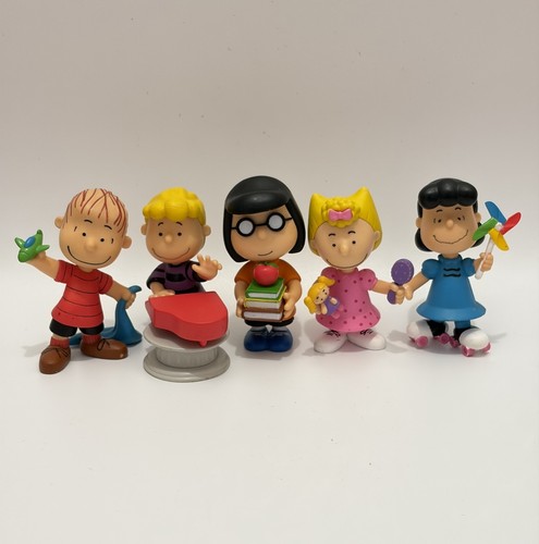 Personaggi just play peanuts - personaggi,