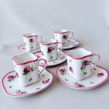 Set di 5 tazze e piattini