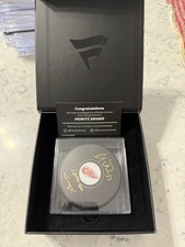 Moritz Seider autografato e scritto Detroit Red Wings firmato Puck Fanatics