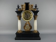 Pendule portique Biedermeier Autrichienne Österreichische Biedermeier-Portikuhr