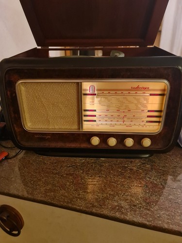 Radio valvole funzionante - a,